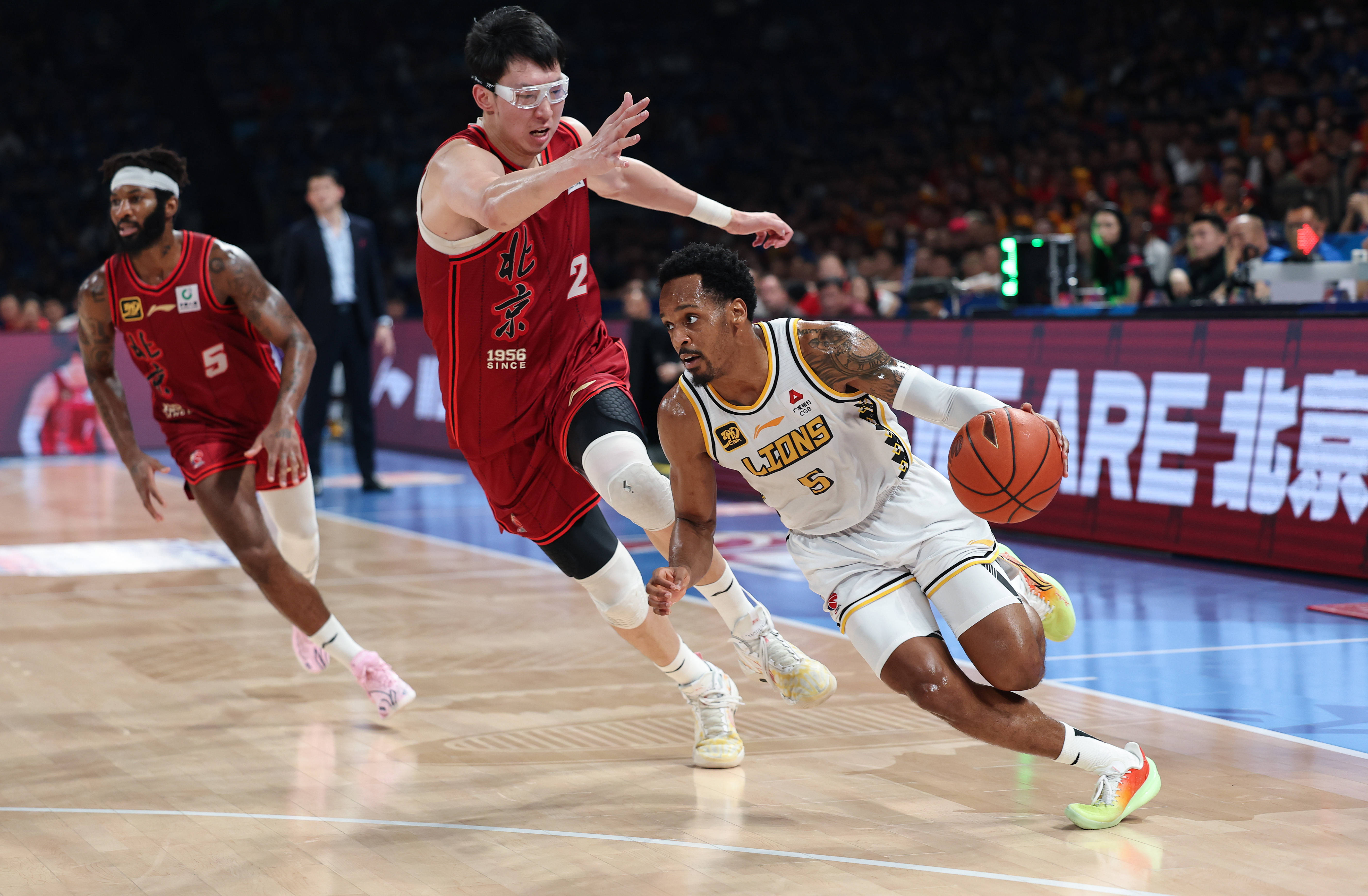 火箭完胜浙江队，周琦关键制胜