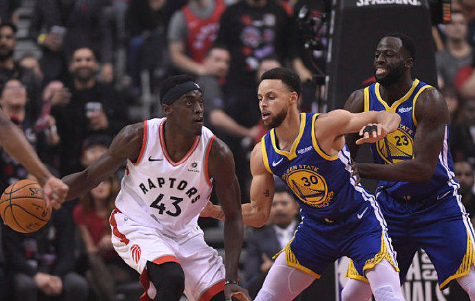 青岛队碾压猛龙，布伦森统治全场