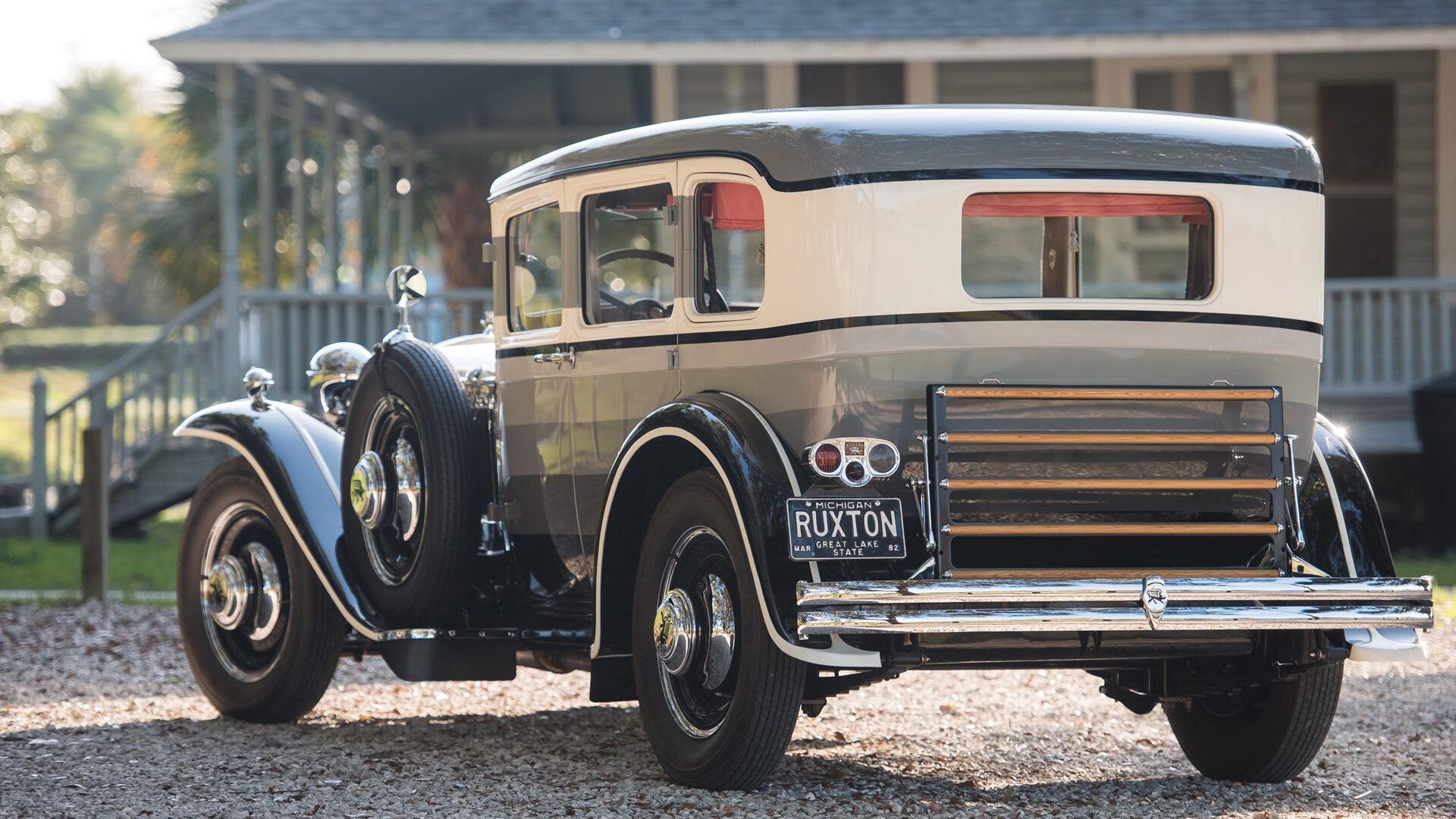 活塞提前终结悬念太阳，欧文关键先生封神夜，当英雄从废墟中站起