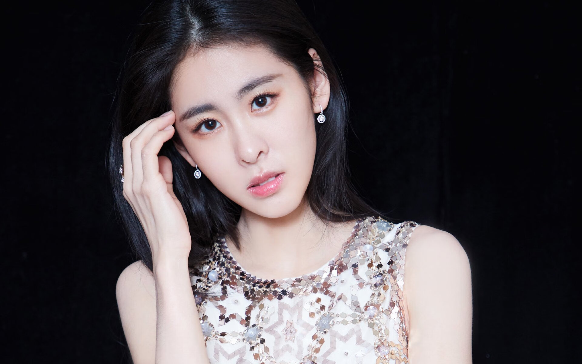 铁骑踏碎印城！文班亚马末节15分扼杀逆转，骑士惊魂一战显真章